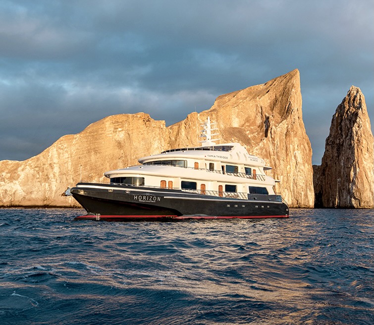 What benefits can one expect from a trimaran such as the Galapagos Horizon?